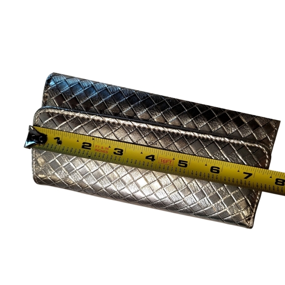 ADRIENNE VITTADINI GOLD WEAVED WALET NEW - Picture 6 of 15